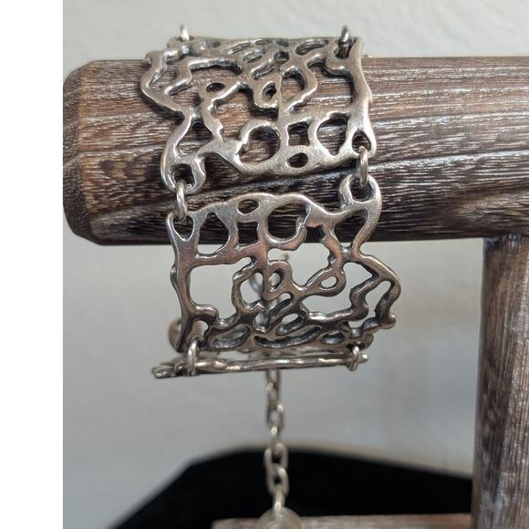 Chunky Modernist Filigree Chain Link Silver Tone Bracelet W/ Hook Clasp - Picture 2 of 6